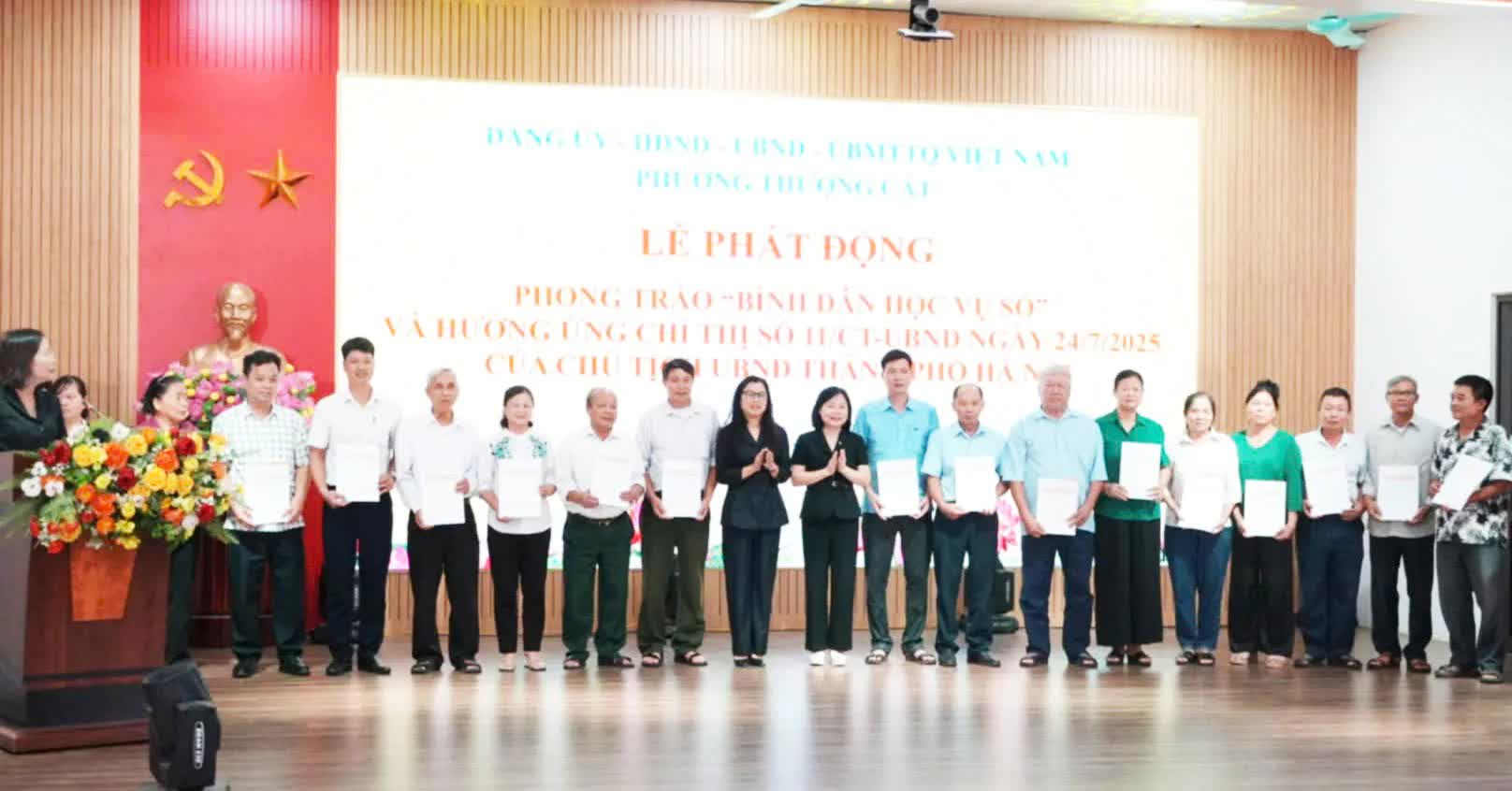 Phát động "Bình dân học vụ số": Thượng Cát quyết tâm đưa công nghệ vào cuộc sống- Ảnh 3.