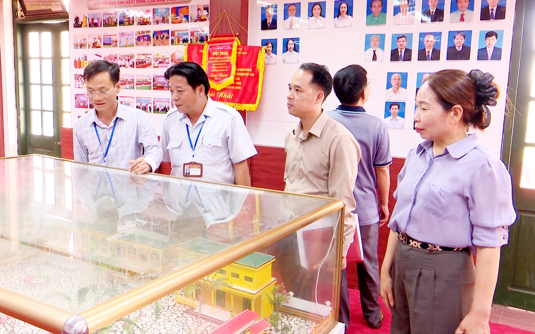 Ban Văn hóa – xã hội HĐND xã giám sát công tác tuyển sinh  và cơ sở vật chất tại các trường trên địa bàn