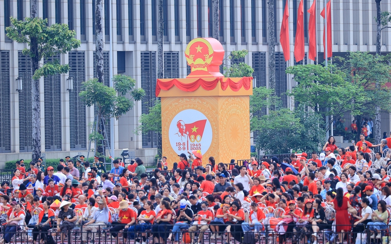 Tặng 100.000 đồng/người cho toàn dân ăn Tết Độc lập- Ảnh 2.