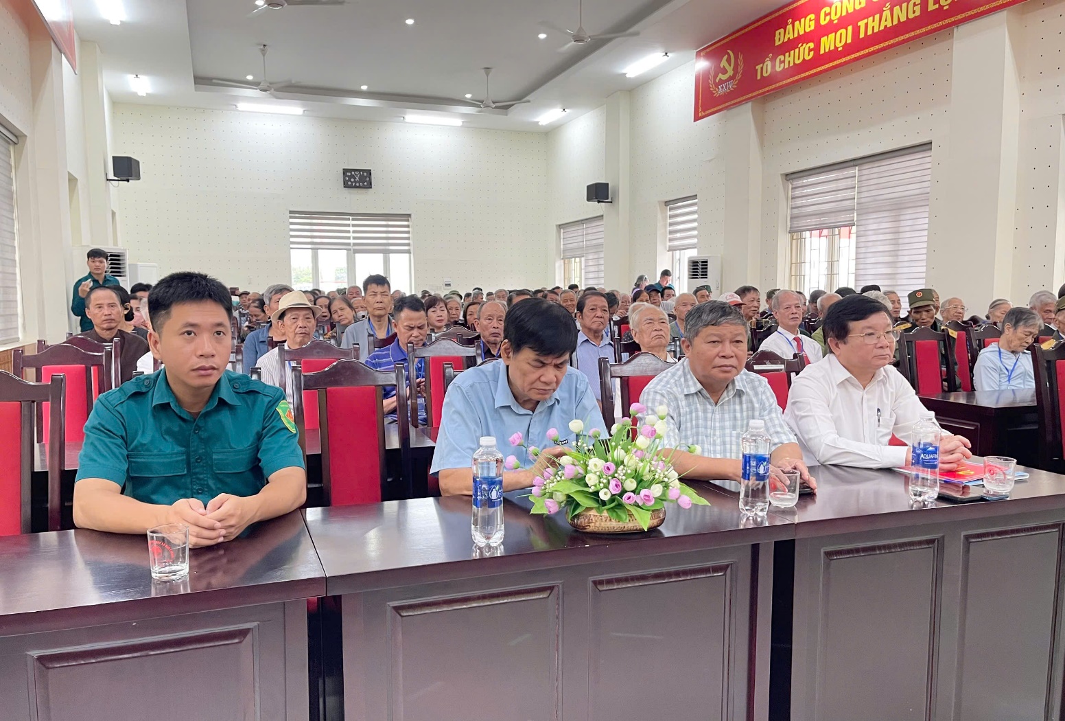 Hoài Đức tri ân, tặng quà người có công và thân nhân người có công nhân dịp kỷ niệm 80 năm Quốc khánh nước CHXHCN Việt Nam- Ảnh 1.