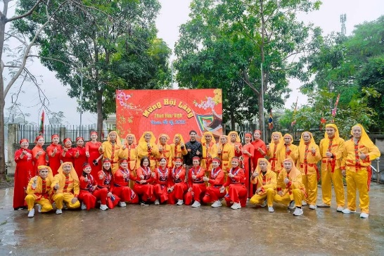 DI TÍCH LỊCH SỬ VĂN HÓA
ĐỀN ĐỨC THÁNH CẢ (THÔN HỮU VĨNH)- Ảnh 4. DI TÍCH LỊCH SỬ VĂN HÓA
ĐỀN ĐỨC THÁNH CẢ (THÔN HỮU VĨNH)- Ảnh 4.