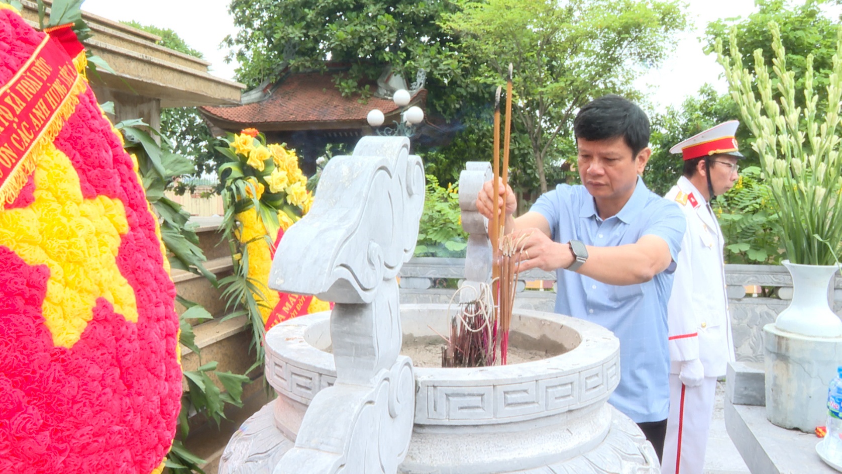 Hoài Đức tổ chức Lễ dâng hoa, dâng hương viếng Đài tưởng niệm và Nghĩa trang liệt sĩ nhân dịp kỷ niệm 80 năm Quốc khánh nước Cộng hòa xã hội chủ nghĩa Việt Nam- Ảnh 9.