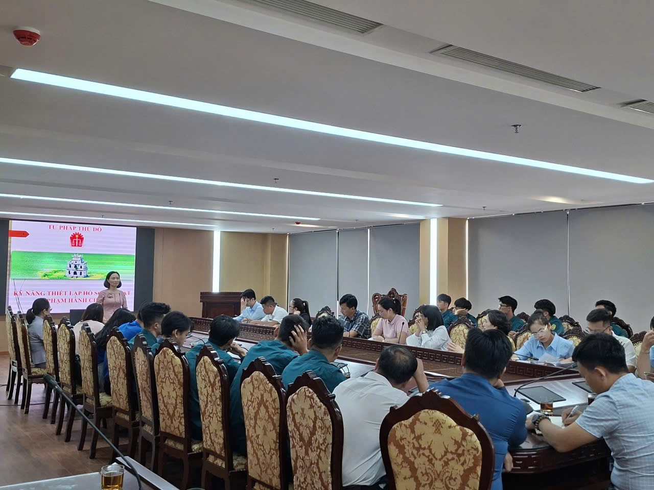UỶ BAN NHÂN DÂN XÃ ĐÔNG ANH TỔ CHỨC HỘI NGHỊ TUYÊN TRUYỀN LUẬT SỬA ĐỔI, BỔ SUNG MỘT SỐ ĐIỀU CỦA LUẬT XỬ LÝ VI PHẠM HÀNH CHÍNH VÀ NGHỊ ĐỊNH HƯỚNG DẪN THI HÀNH LUẬT- Ảnh 2.