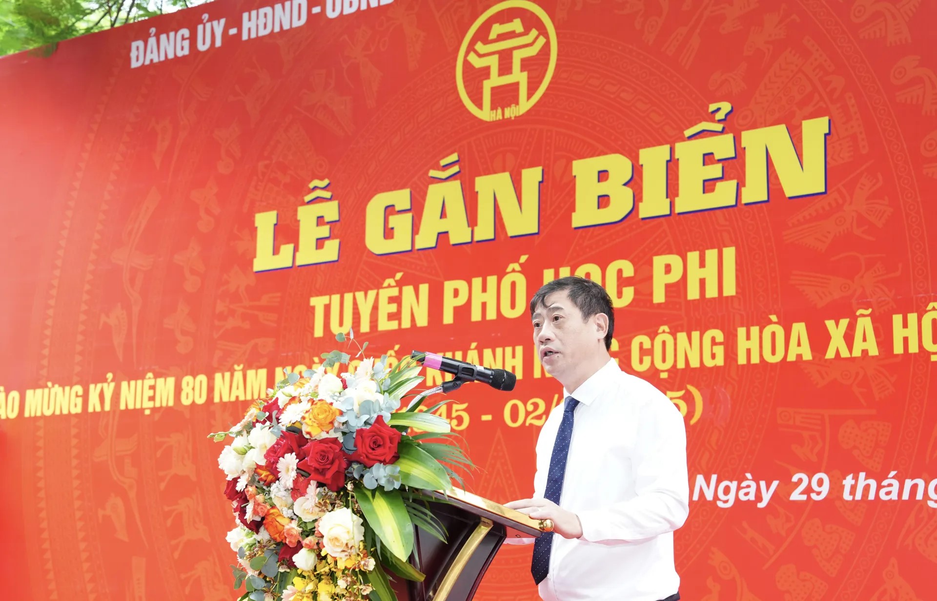 Phường Yên Hoà gắn biển tên phố mới mang tên danh nhân Học Phi- Ảnh 3.