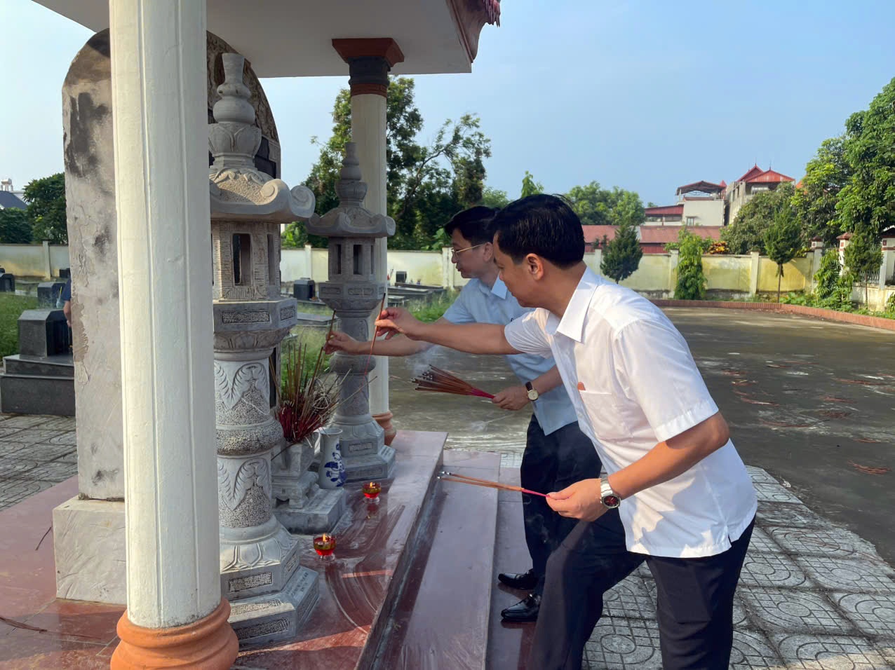 Xuân Mai: Tri ân các anh hùng liệt sĩ – Khắc ghi truyền thống, tiếp bước cha anh- Ảnh 5.