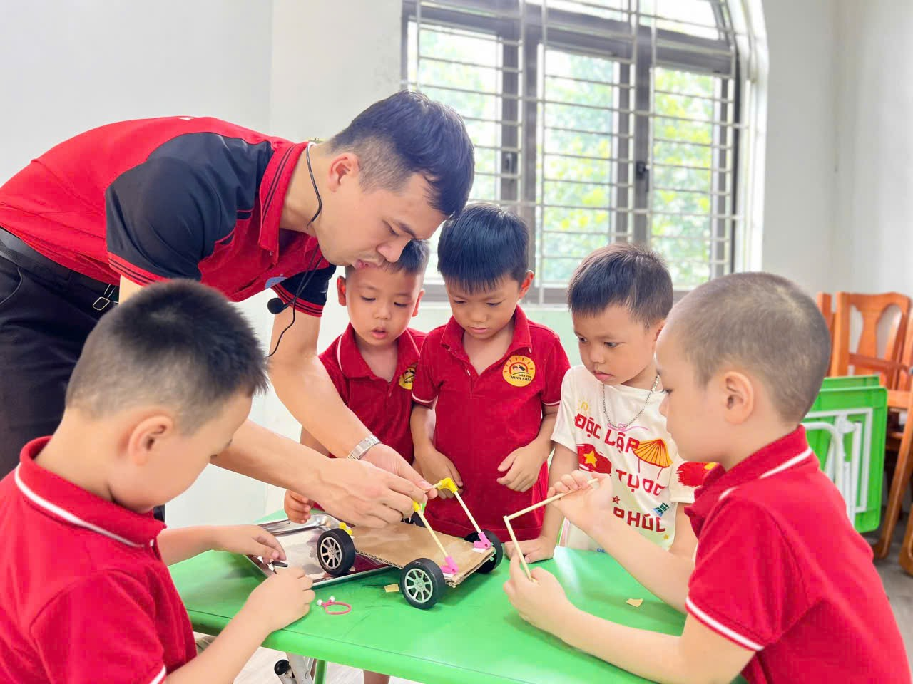 Khơi nguồn đam mê khoa học từ những trải nghiệm STEM – Robotics- Ảnh 3.
