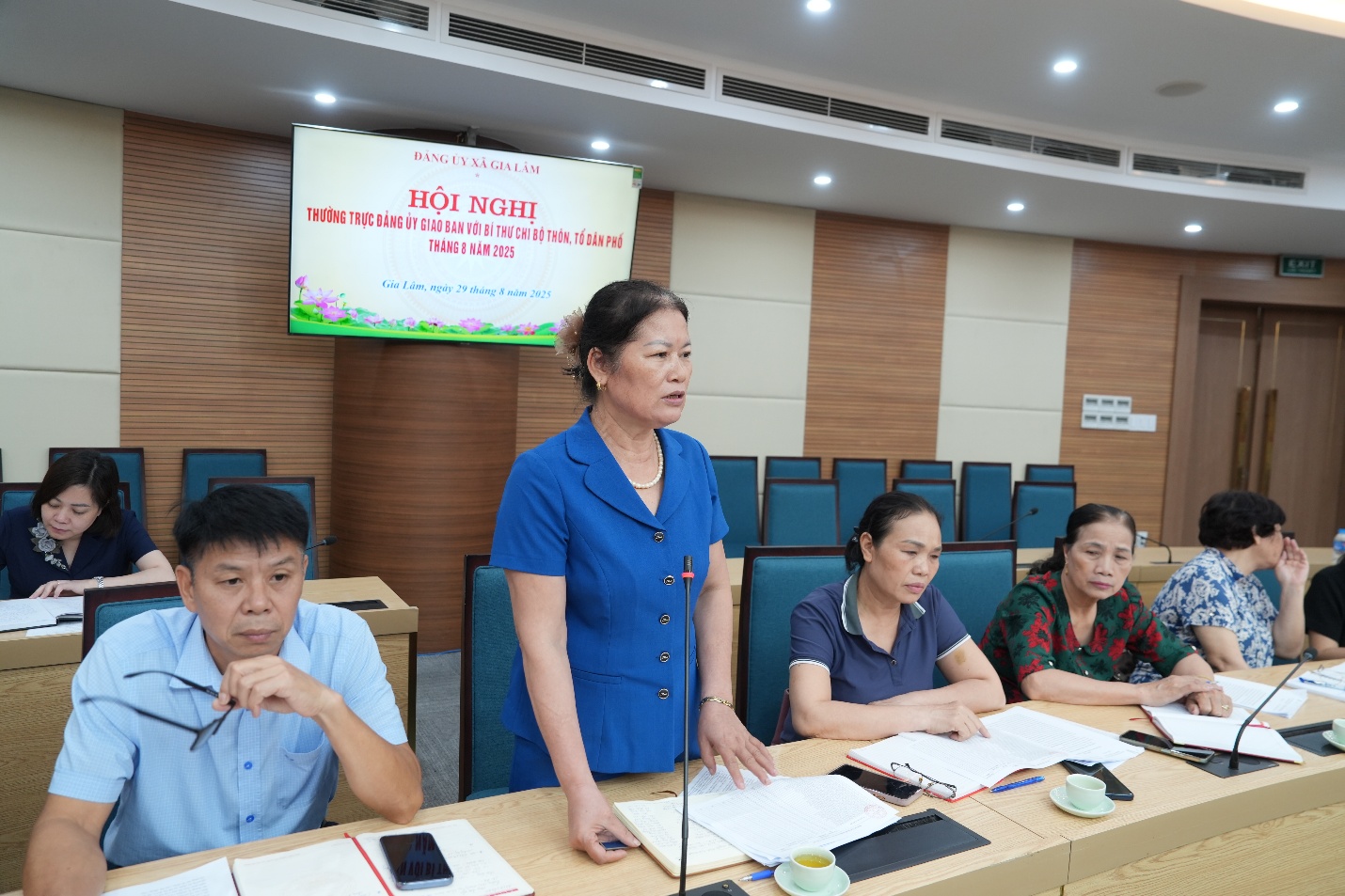 Đảng ủy xã Gia Lâm tổ chức hội nghị giao ban định kỳ tháng 8/2025 với Bí thư chi bộ các thôn, tổ dân phố- Ảnh 3.
