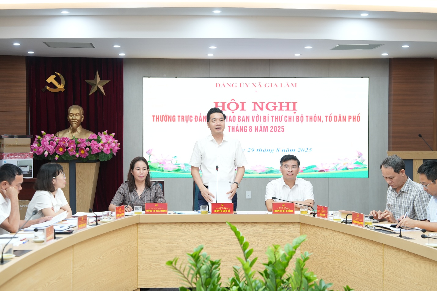 Đảng ủy xã Gia Lâm tổ chức hội nghị giao ban định kỳ tháng 8/2025 với Bí thư chi bộ các thôn, tổ dân phố- Ảnh 4.