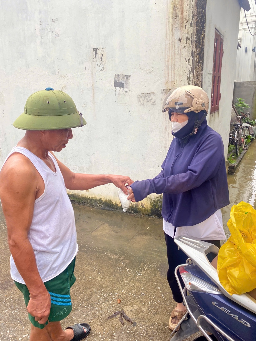 Quảng Bị triển khai các hoạt động chăm sóc sức khỏe người dân vùng ngập úng- Ảnh 4.