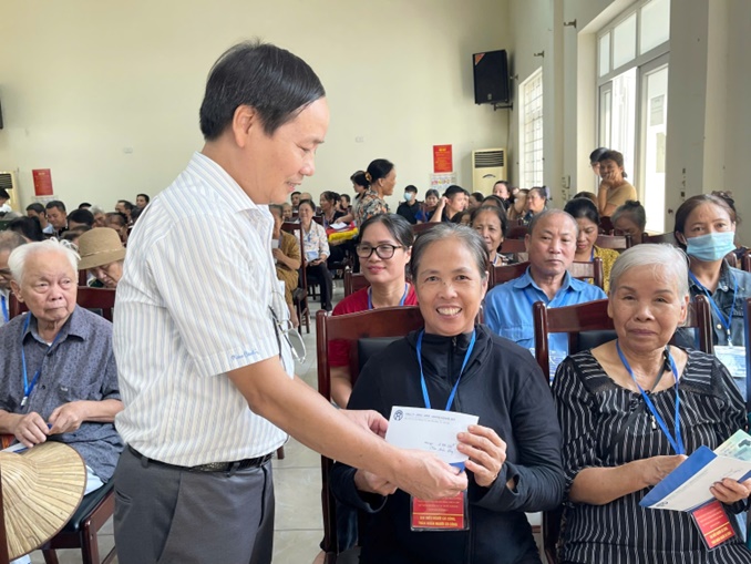 Hoài Đức tri ân, tặng quà người có công và thân nhân người có công nhân dịp kỷ niệm 80 năm Quốc khánh nước CHXHCN Việt Nam- Ảnh 5.