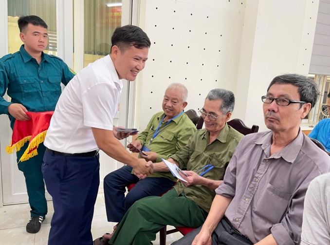 Hoài Đức tri ân, tặng quà người có công và thân nhân người có công nhân dịp kỷ niệm 80 năm Quốc khánh nước CHXHCN Việt Nam- Ảnh 6.