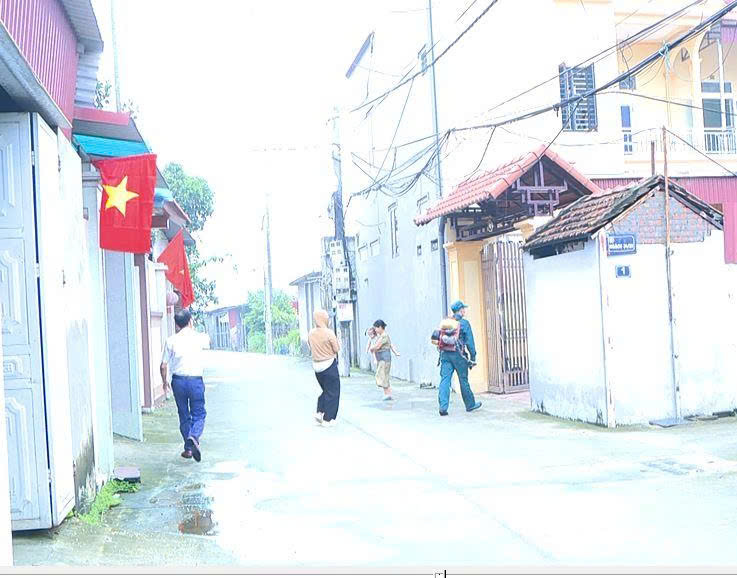 Xã Phúc Thọ phun hóa chất chủ động phòng, chống dịch sốt xuất huyết- Ảnh 2.