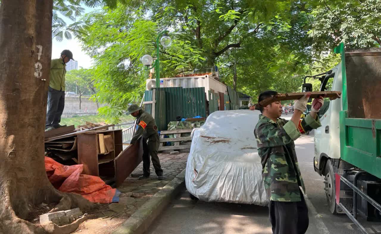 Lễ ra quân tổng vệ sinh môi trường trên địa bàn phường Nghĩa Đô- Ảnh 4.