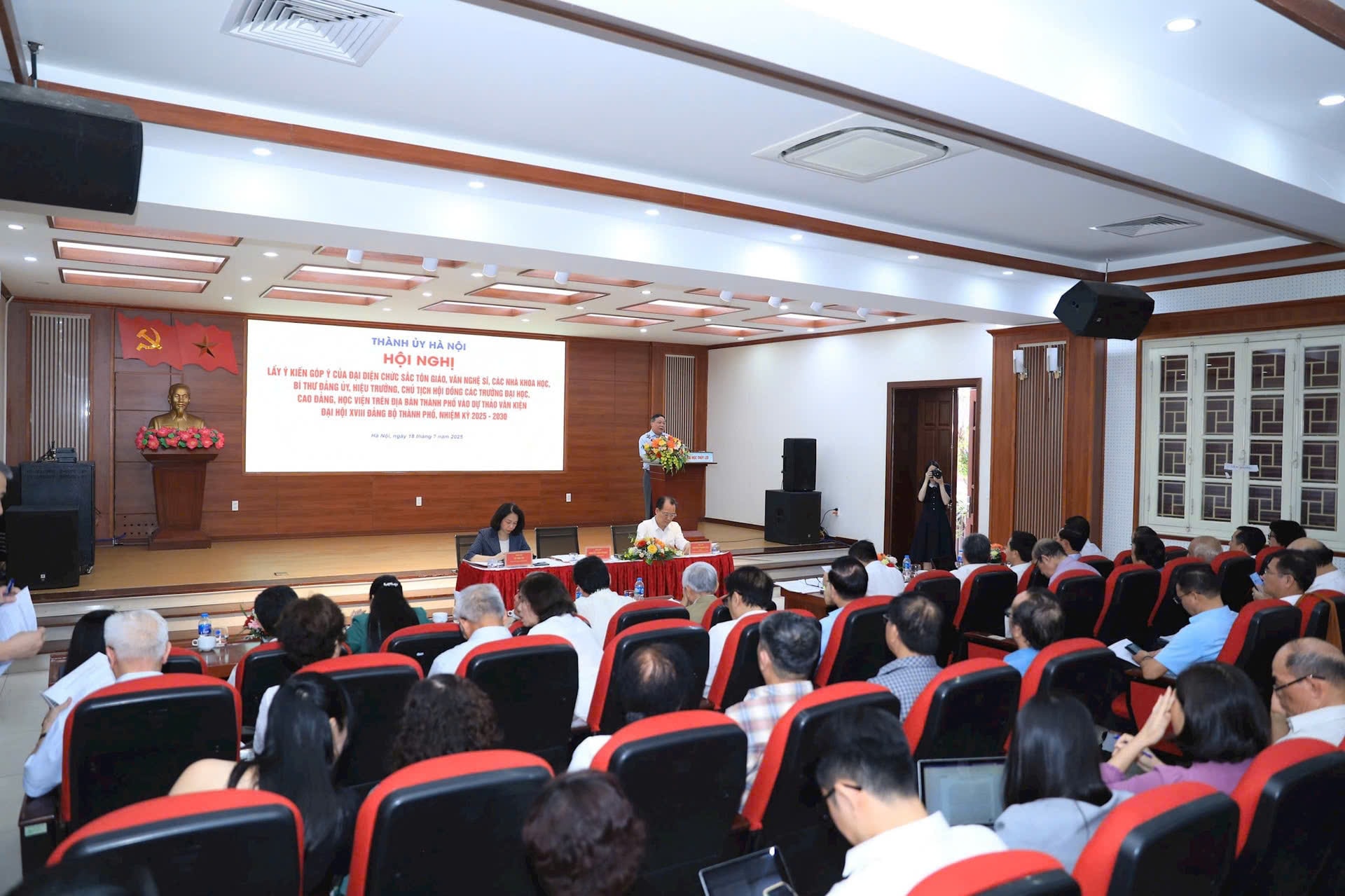 Ủy viên Ban Thường vụ Thành ủy, Trưởng ban Tuyên giáo và Dân vận Thành ủy Hà Nội Nguyễn Doãn Toản:Văn kiện Đại hội phải thực sự là kết tinh trí tuệ và truyền cảm hứng cho toàn Đảng bộ- Ảnh 3.