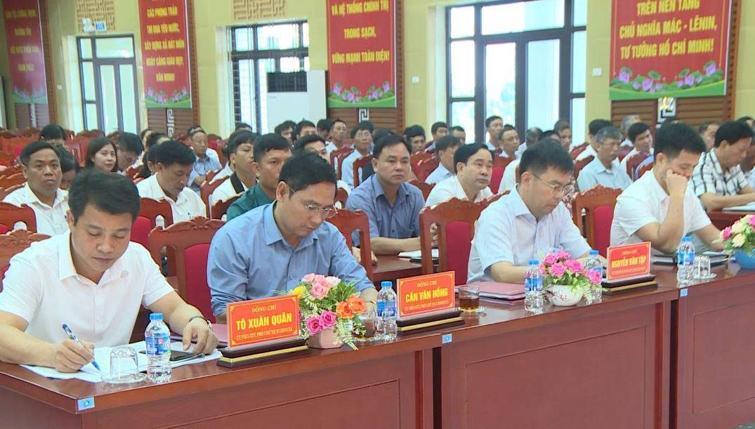 Hội nghị giao ban Thường trực Đảng ủy với Bí thư các chi, đảng bộ trực thuộc Đảng uỷ xã, trưởng thôn dân cư- Ảnh 2.