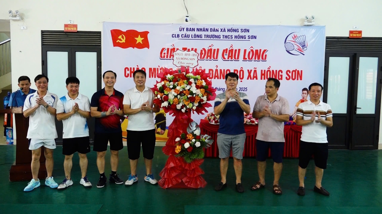 C:\Users\User\Desktop\HONG SON\T8\CT4.8\giải cầu lông\z6869216066405_729b41bed3678c980873e60dc39f1534.jpg