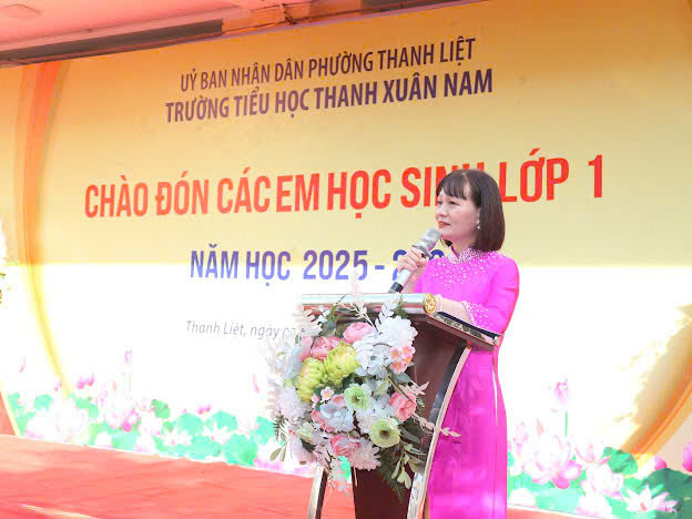 Chủ tịch UBND phường Thanh Liệt Bùi Huy Hoàng dự chương trình chào đón học sinh lớp 1 tại trường Tiểu học Thanh Xuân Nam- Ảnh 4.