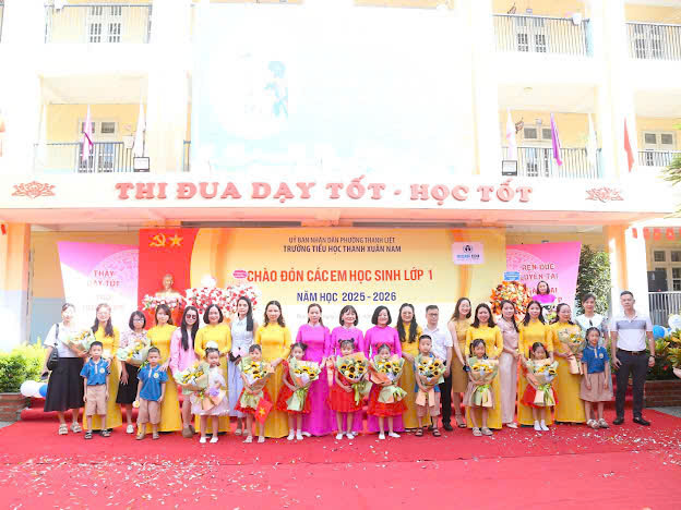 Chủ tịch UBND phường Thanh Liệt Bùi Huy Hoàng dự chương trình chào đón học sinh lớp 1 tại trường Tiểu học Thanh Xuân Nam- Ảnh 5.