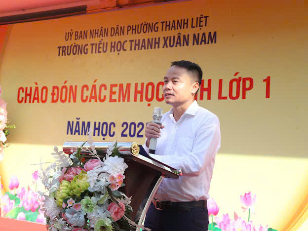 Chủ tịch UBND phường Thanh Liệt Bùi Huy Hoàng dự chương trình chào đón học sinh lớp 1 tại trường Tiểu học Thanh Xuân Nam- Ảnh 6.