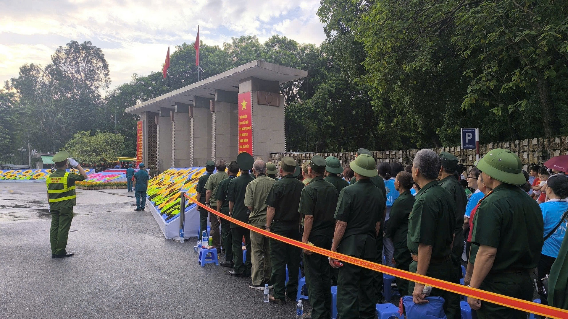 Cựu chiến binh xúc động nhớ ngày diễu hành ở Quảng trường Ba Đình thời Bác Hồ- Ảnh 2.