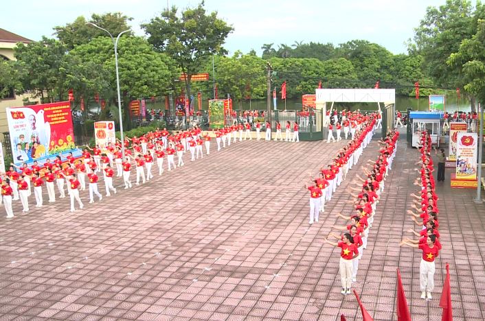 Phúc Lộc: Sôi động chương trình đồng diễn dân vũ kỷ niệm 80 năm Quốc khánh nước Cộng hoà xã hội chủ nghĩa Việt Nam (2/9/1945 - 2/9/2025)- Ảnh 5.