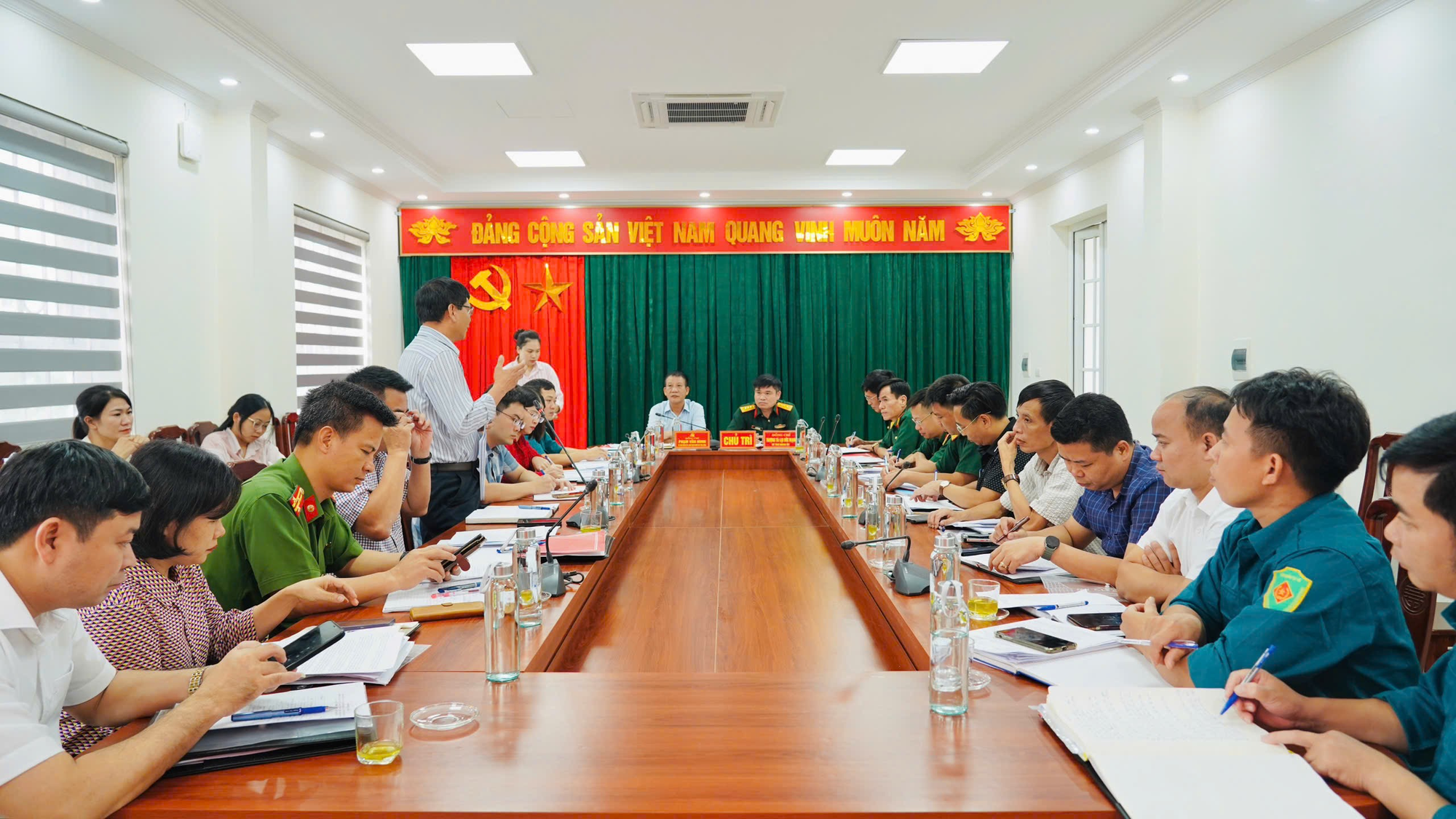Hội nghị phối hợp hiệp đồng thực hiện nhiệm vụ quân sự - quốc phòng tại xã Yên Lãng- Ảnh 1.