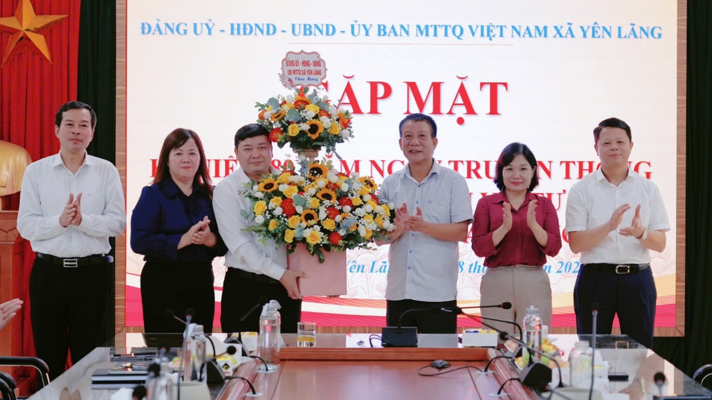 Xã Yên Lãng trang trọng kỷ niệm 80 năm Ngày truyền thống các ngành Văn phòng, Nội vụ, Lao động, Tư pháp, Tài chính, Giao thông công chính, Văn hóa – thông tin- Ảnh 2.