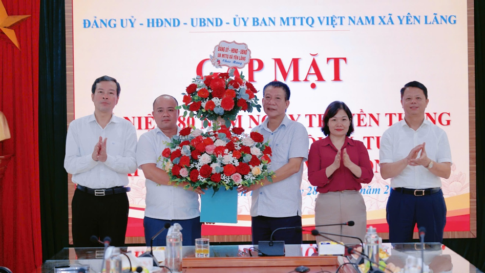 Xã Yên Lãng trang trọng kỷ niệm 80 năm Ngày truyền thống các ngành Văn phòng, Nội vụ, Lao động, Tư pháp, Tài chính, Giao thông công chính, Văn hóa – thông tin- Ảnh 5.