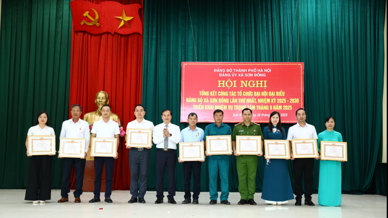 Sơn Đồng: 20 tập thể, 48 cá nhân được khen thưởng trong công tác tổ chức Đại hội Đại biểu Đảng bộ xã lần thứ I, nhiệm kỳ 2025 -2030 và triển khai nhiệm vụ trọng tâm tháng 9- Ảnh 7.