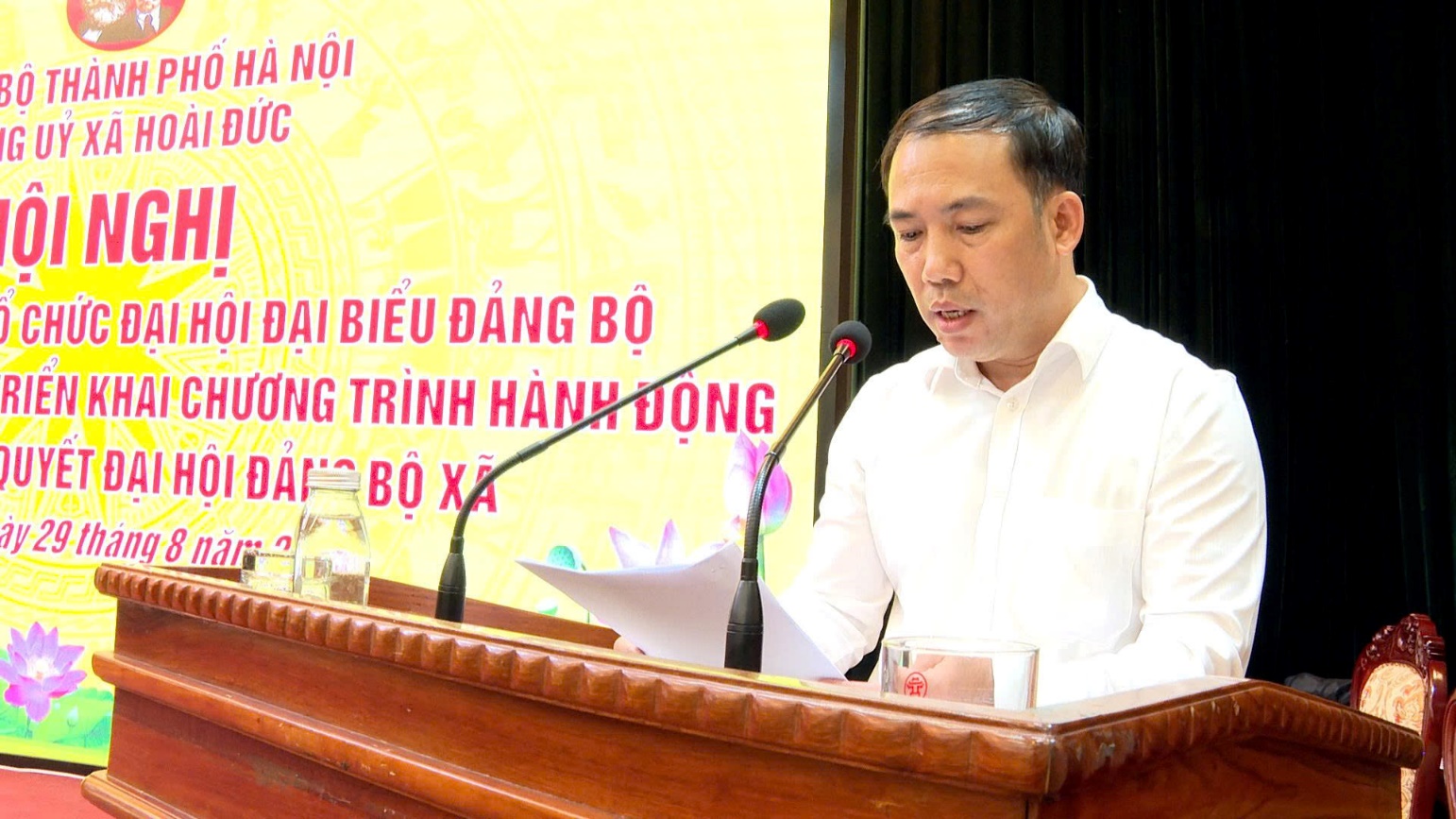 Đảng ủy xã Hoài Đức khen thưởng 10 tập thể, 21 cá nhân có thành tích xuất sắc trong công tác tổ chức Đại hội đại biểu Đảng bộ xã lần thứ I- Ảnh 1.