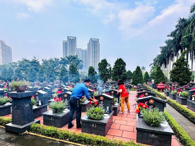 Đảng ủy,  HĐND, UBND, UB MTTQ xã tổ chức lễ dâng hoa, dâng hương viếng Nghĩa trang Liệt sĩ nhân kỷ niệm 80 năm Quốc khánh nước CHXH Chủ nghĩa Việt Nam (02/9/1945 - 02/9/2025)- Ảnh 19.