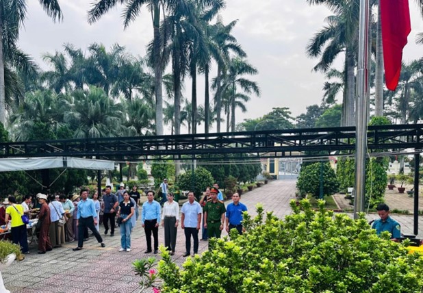 Đảng ủy,  HĐND, UBND, UB MTTQ xã tổ chức lễ dâng hoa, dâng hương viếng Nghĩa trang Liệt sĩ nhân kỷ niệm 80 năm Quốc khánh nước CHXH Chủ nghĩa Việt Nam (02/9/1945 - 02/9/2025)- Ảnh 20.