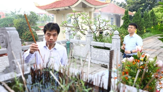Đảng ủy,  HĐND, UBND, UB MTTQ xã tổ chức lễ dâng hoa, dâng hương viếng Nghĩa trang Liệt sĩ nhân kỷ niệm 80 năm Quốc khánh nước CHXH Chủ nghĩa Việt Nam (02/9/1945 - 02/9/2025)- Ảnh 6.