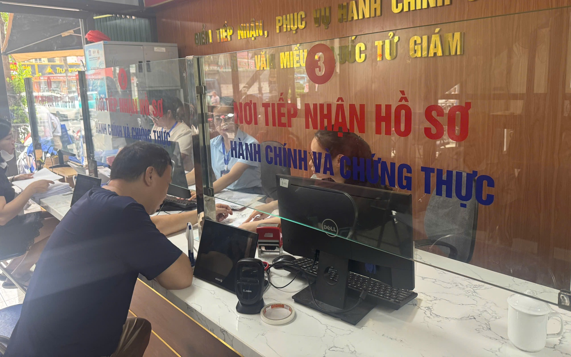 PHƯỜNG VĂN MIẾU- QUỐC TỬ GIÁM KHAI TRƯƠNG PHÒNG TIỆN ÍCH PHỤC VỤ NGƯỜI DÂN LÀM THỦ TỤC HÀNH CHÍNH