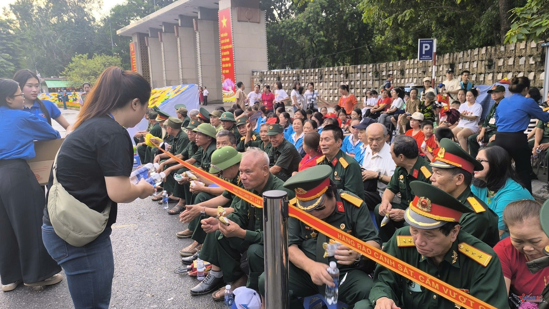 Cựu chiến binh xúc động nhớ ngày diễu hành ở Quảng trường Ba Đình thời Bác Hồ- Ảnh 3.