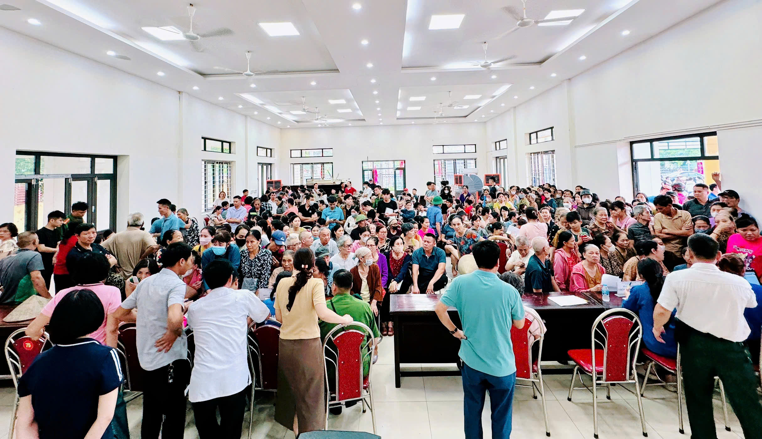 Xã Nam Phù: Huy động toàn lực để trao tặng quà Tết Độc lập đến tay người dân
