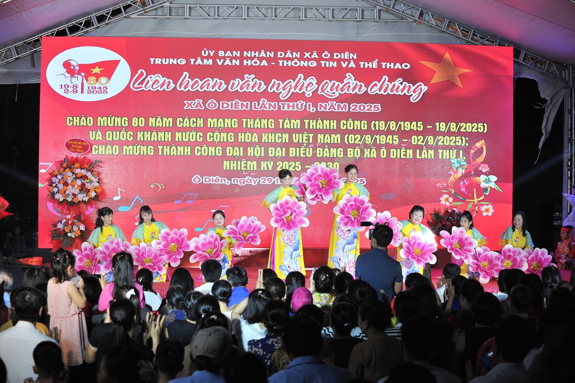 Xã Ô Diên tổng kết và trao giải cuộc thi “Check-in với cờ Tổ quốc”- Ảnh 1.
