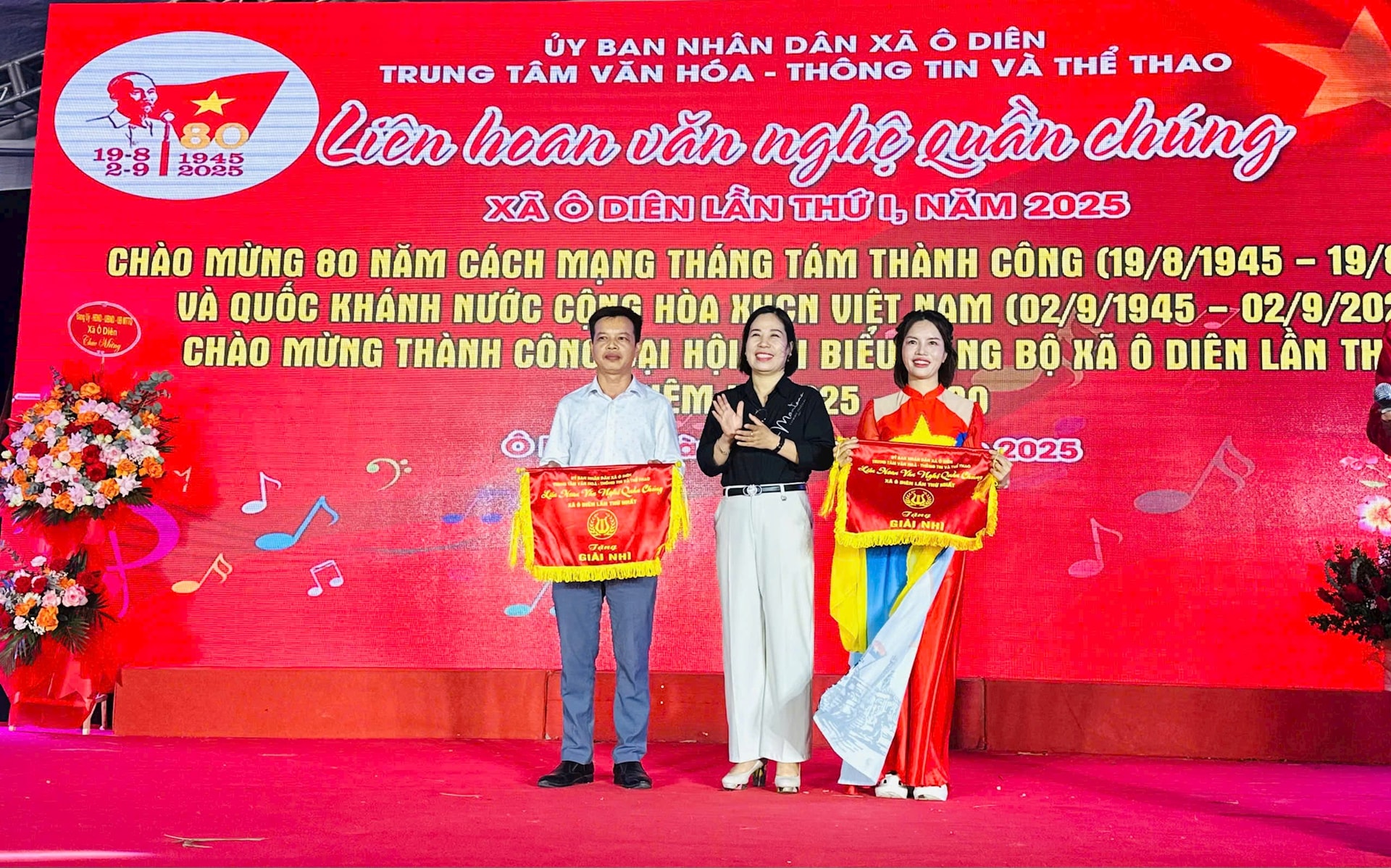 Xã Ô Diên tổng kết và trao giải cuộc thi “Check-in với cờ Tổ quốc”- Ảnh 3.