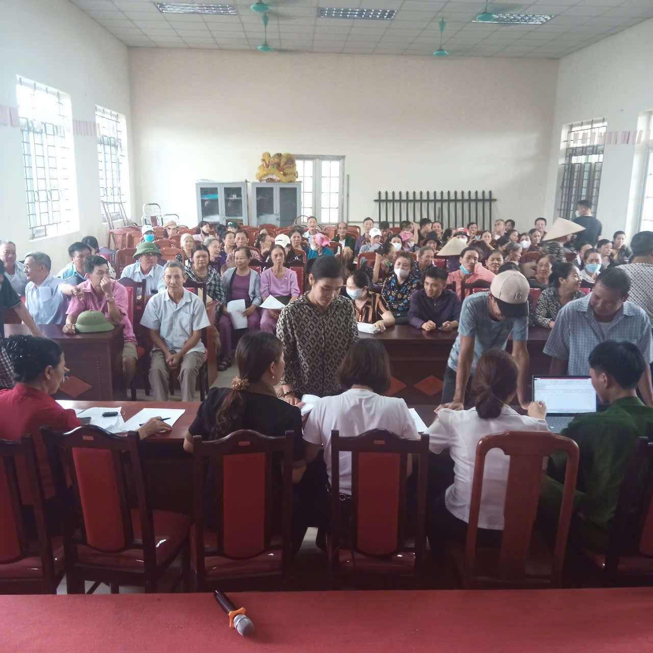 Xã Yên Lãng triển khai chi trả tiền tặng quà người dân nhân dịp kỷ Niệm 80 Năm Cách Mạng Tháng Tám Và Quốc Khánh 2/9.- Ảnh 3.