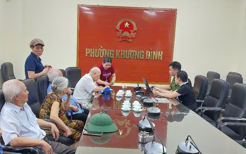 Khương Đình: Tổ chức chi tặng quà nhân dân dịp Quốc khánh 2/9