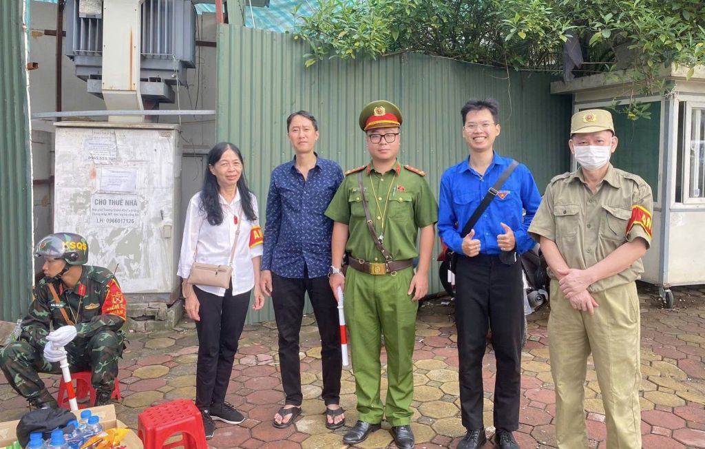 PHƯỜNG PHƯƠNG LIỆT TỔ CHỨC ĐIỂM PHÁT NHU YẾU PHẨM MIỄN PHÍ PHỤC VỤ NHÂN DÂN, DU KHÁCH THAM GIA CÁC HOẠT ĐỘNG KỶ NIỆM 80 NĂM CÁCH MẠNG THÁNG TÁM VÀ QUỐC KHÁNH 2/9- Ảnh 5.