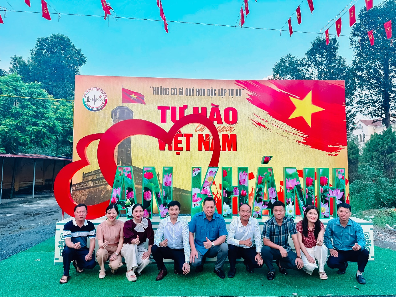 An Khánh rực rỡ cờ hoa chào mừng Quốc khánh 2/9- Ảnh 6.