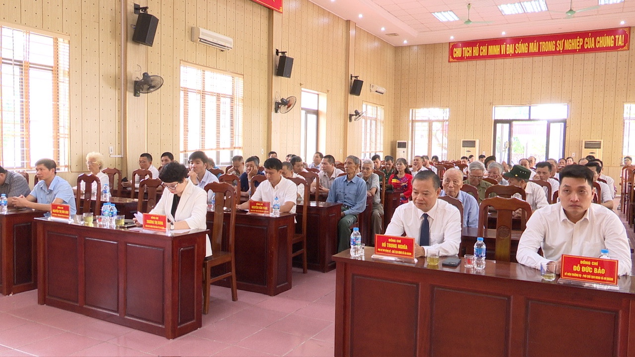 Đảng ủy xã An Khánh tổ chức Lễ trao tặng Huy hiệu Đảng đợt 2-9- Ảnh 1.