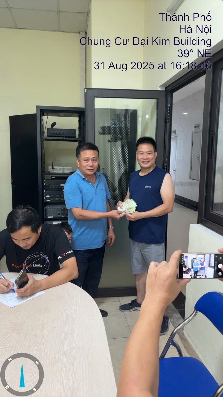 Nhân dân phường Định Công phấn khởi khi kịp thời nhận được quà trong dịp Tết độc lập- Ảnh 8.