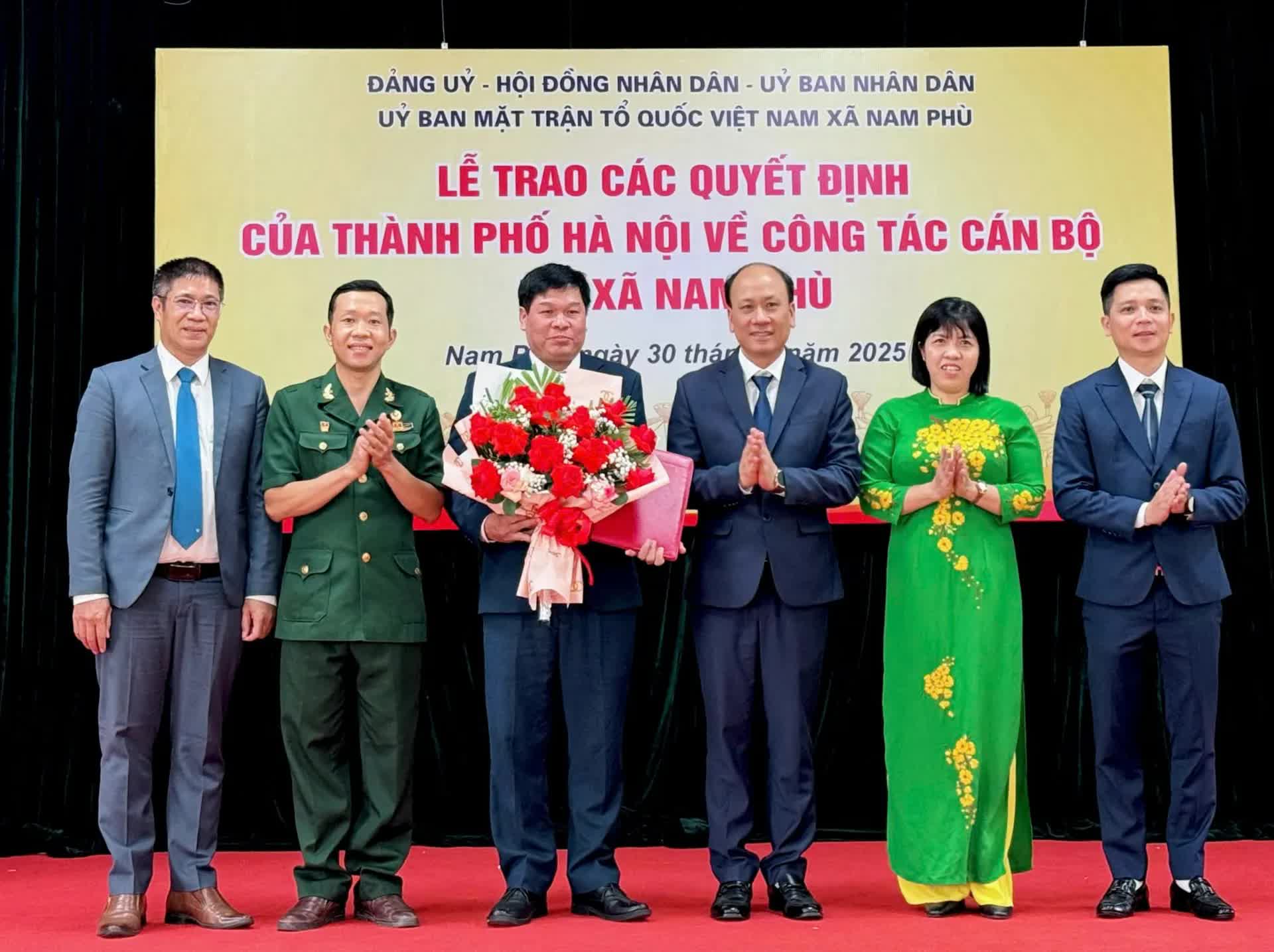 Bí thư Đảng ủy, Chủ tịch HĐND xã Nam Phù Vũ Anh Tú:
Đánh thức tiềm năng, xây dựng Nam Phù thành đô thị xanh, đáng sống- Ảnh 5.