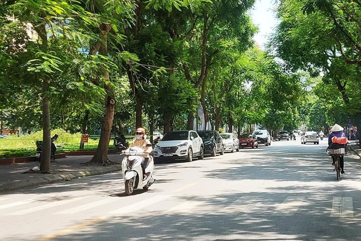 Ngày 04/8, Hà Nội ngày nắng nóng gay gắt, đêm không mưa- Ảnh 2.
