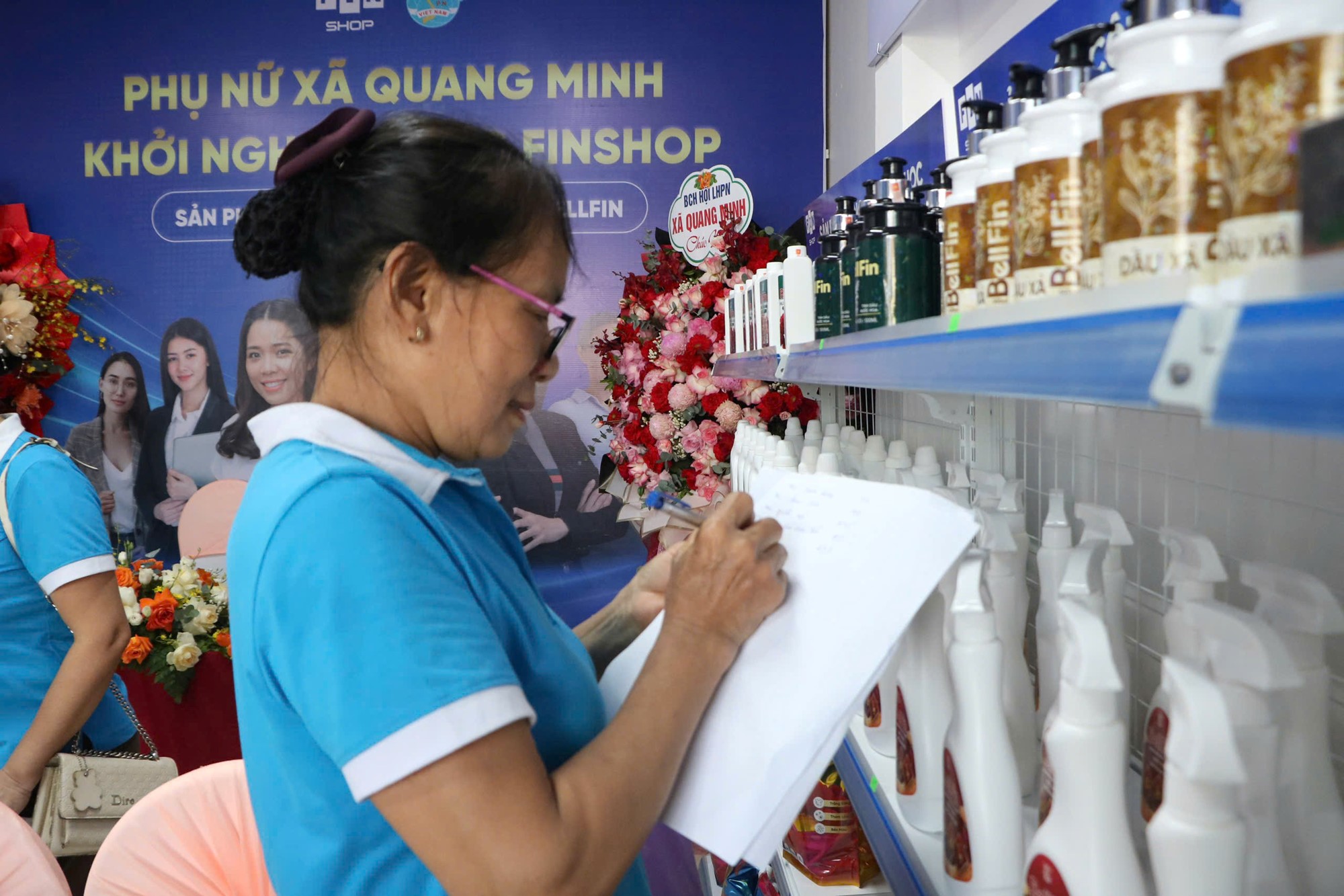 Hội LHPN xã Quang Minh ra mắt điểm hỗ trợ phụ nữ khởi nghiệp- Ảnh 6.