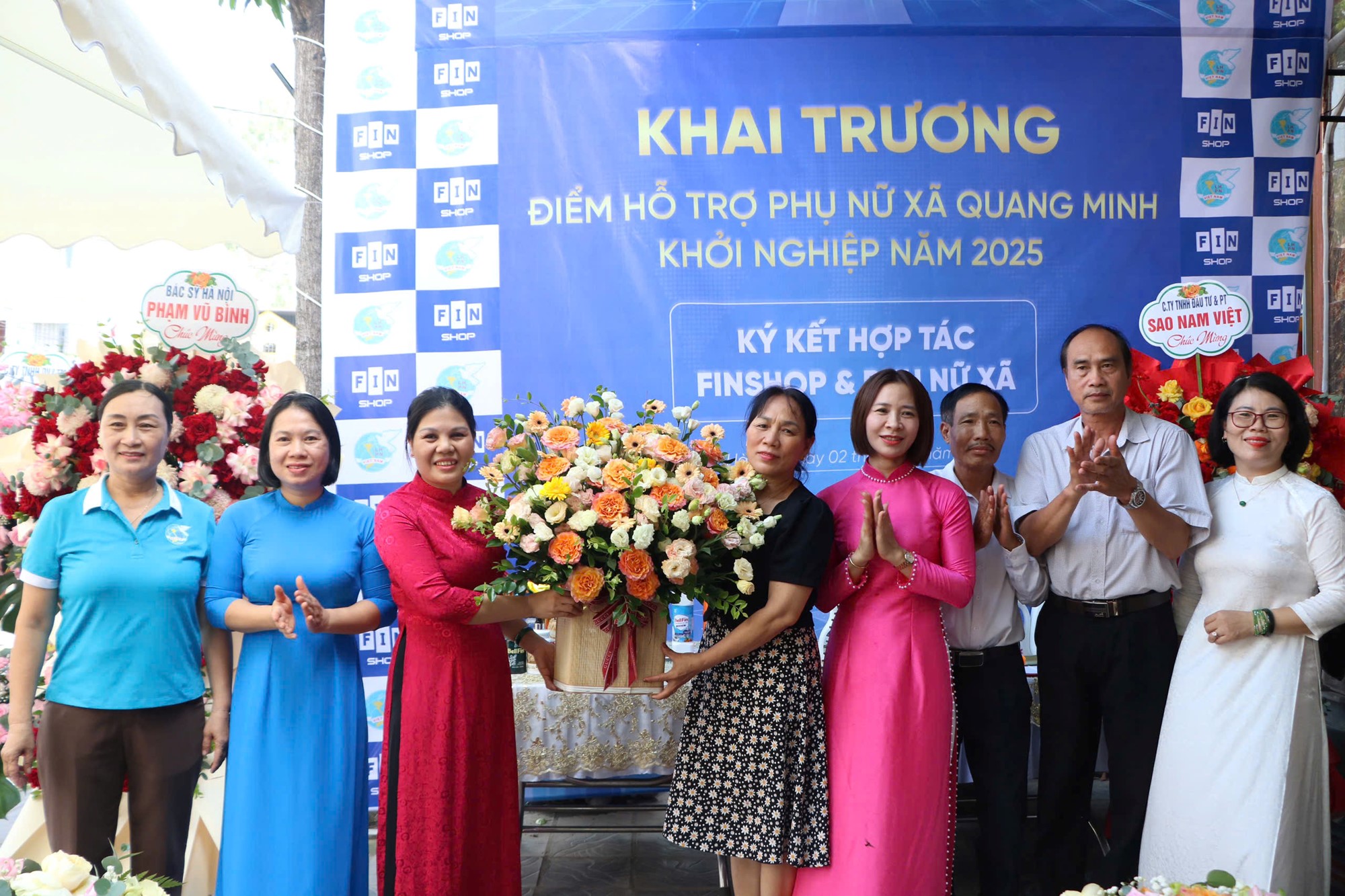 Hội LHPN xã Quang Minh ra mắt điểm hỗ trợ phụ nữ khởi nghiệp- Ảnh 11.