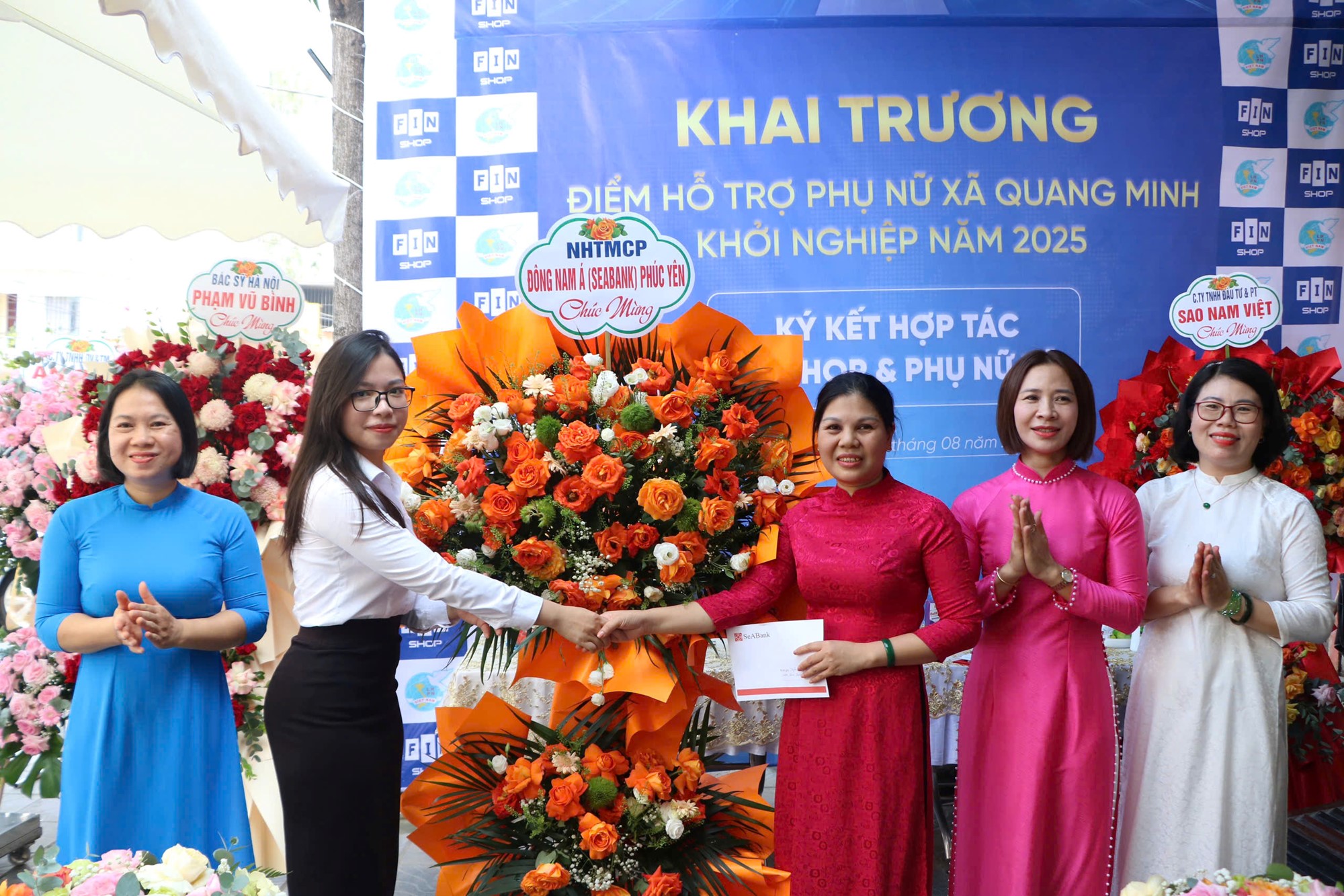 Hội LHPN xã Quang Minh ra mắt điểm hỗ trợ phụ nữ khởi nghiệp- Ảnh 10.