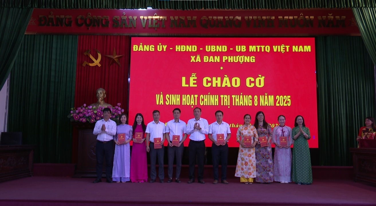 Xã Đan Phượng tổ chức Lễ Chào cờ và sinh hoạt chính trị tháng 8- Ảnh 3.